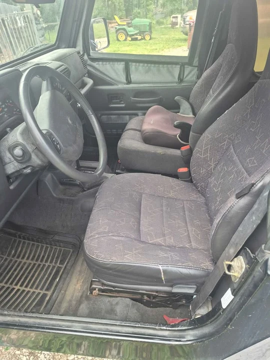 2001 Jeep TJ Wrangler - Image 3 of 4