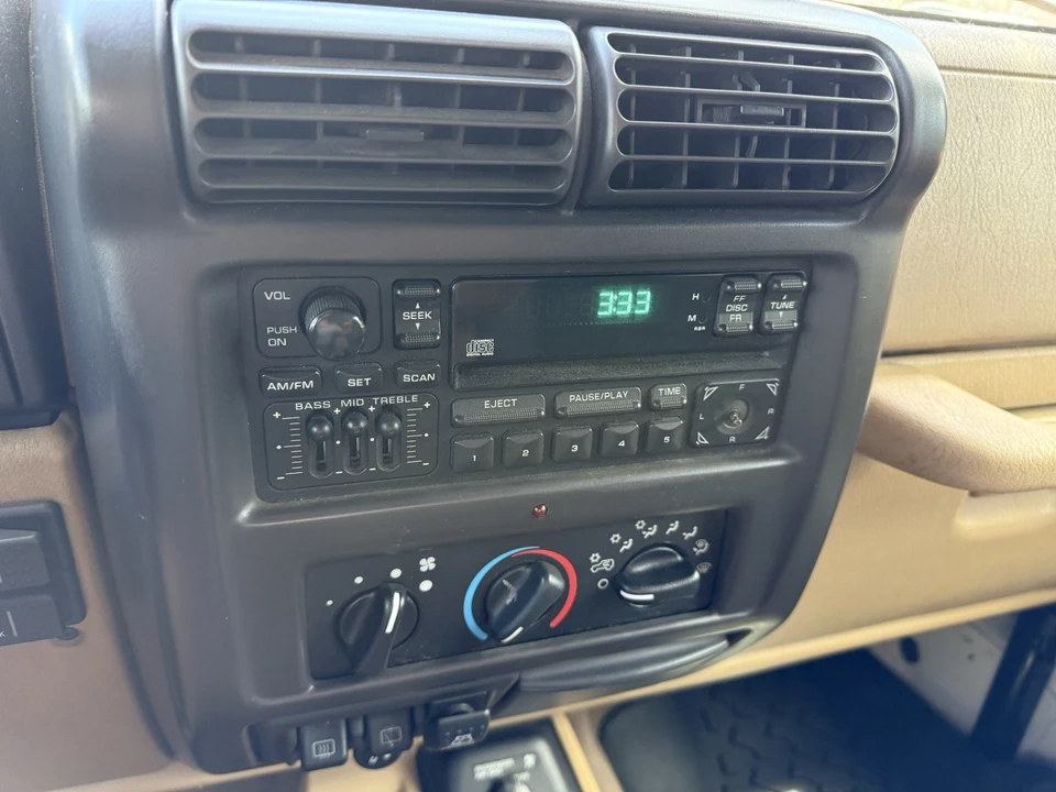 2001 Jeep TJ Wrangler - Image 17 of 18