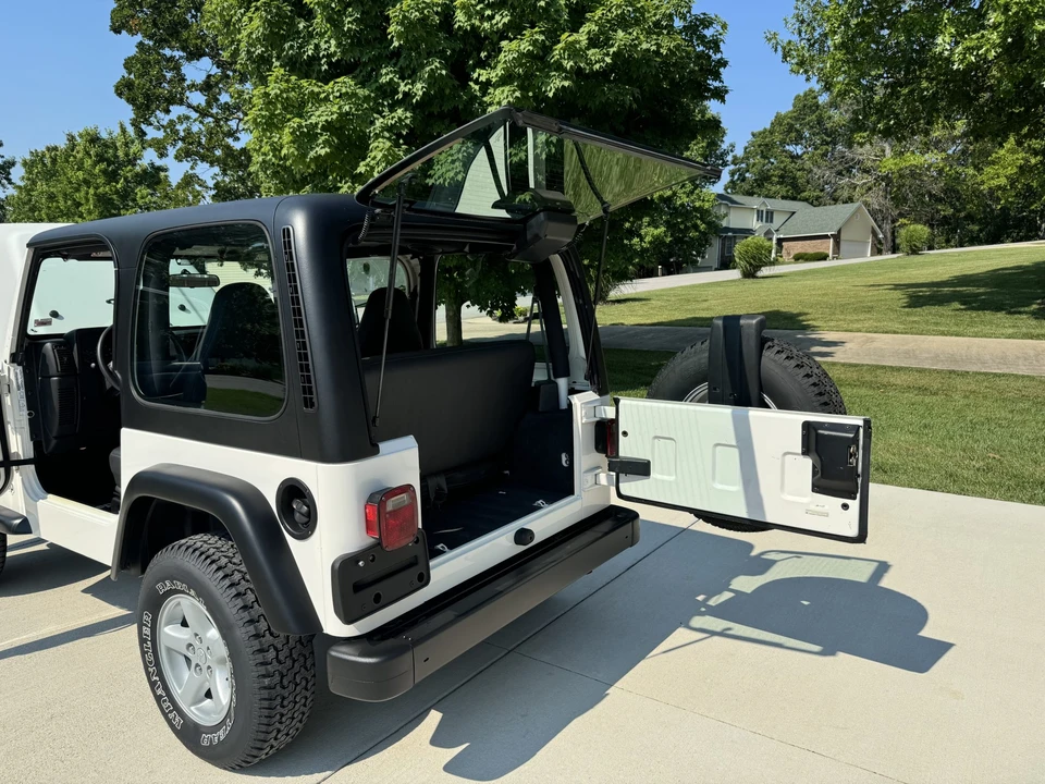 2001 Jeep TJ Wrangler - Image 29 of 31