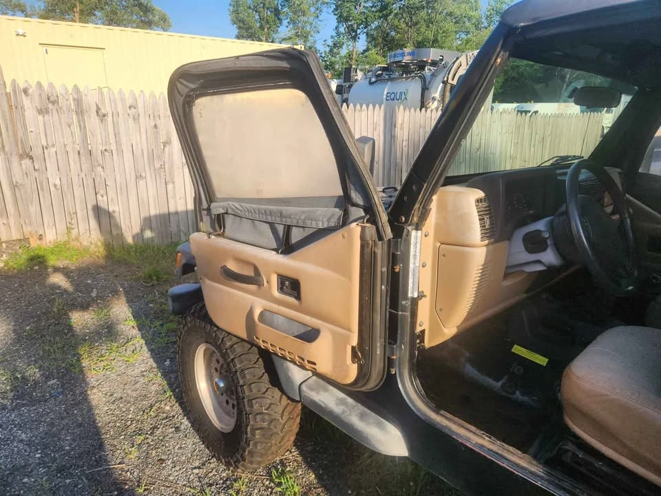 2001 Jeep TJ Wrangler - Image 17 of 19