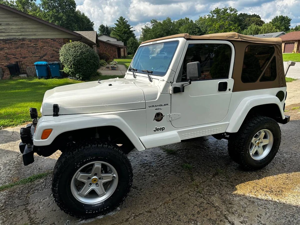 2001 Jeep TJ Wrangler - Image 2 of 12