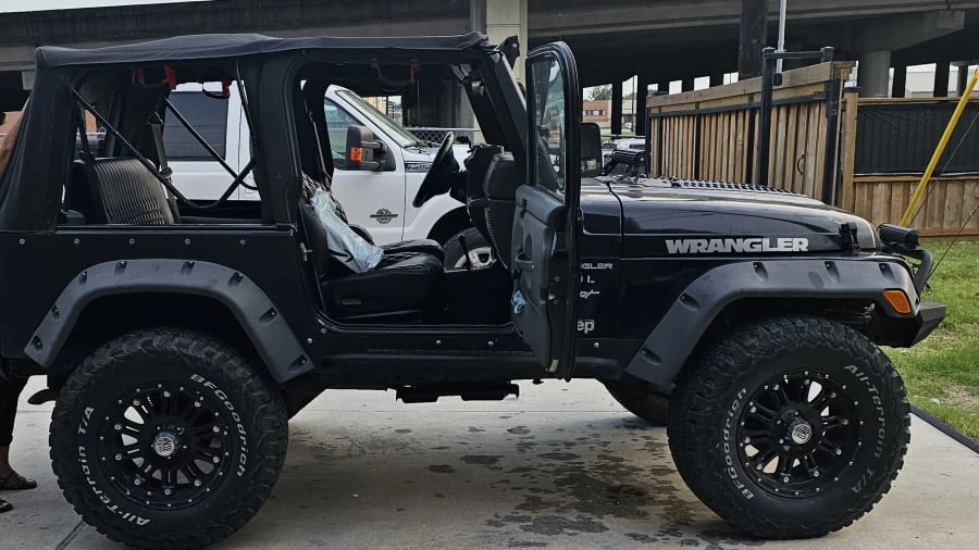 2001 Jeep TJ Wrangler - Image 2 of 3