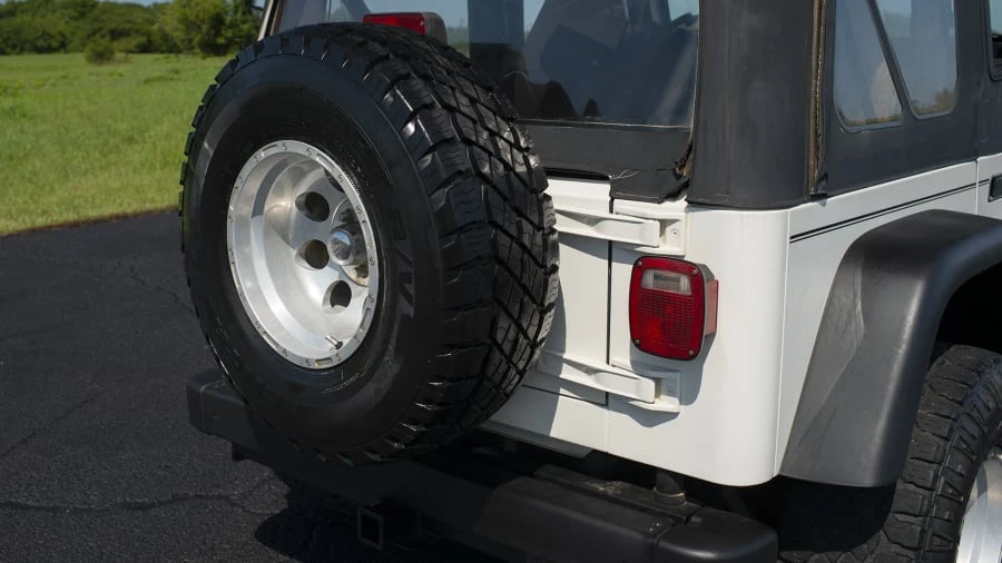 2001 Jeep TJ Wrangler - Image 10 of 12