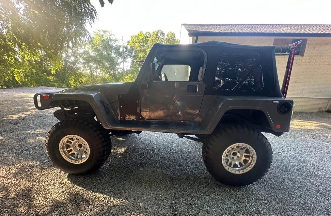 2001 Jeep TJ Wrangler - Image 2 of 31