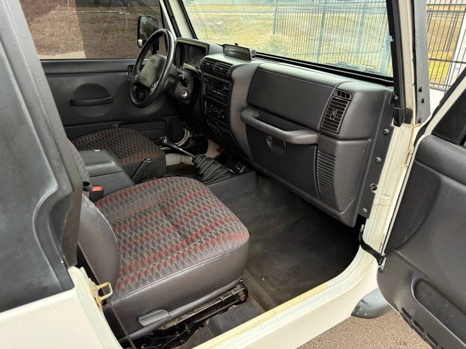 2001 Jeep TJ Wrangler - Image 11 of 18