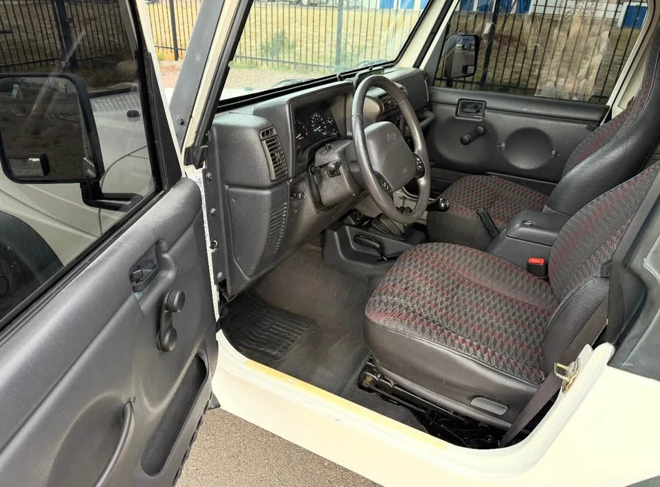 2001 Jeep TJ Wrangler - Image 10 of 16