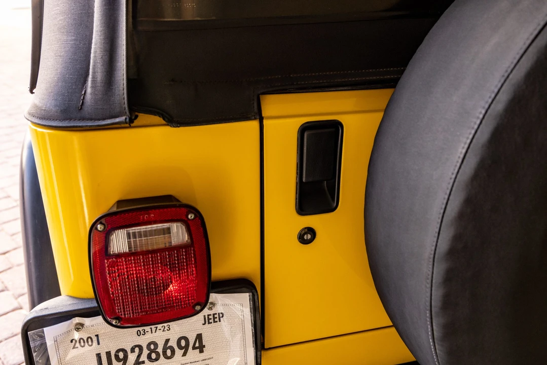 2001 Jeep TJ Wrangler - Image 15 of 31