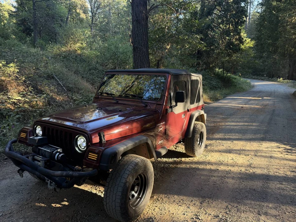 2001 Jeep TJ Wrangler - Image 3 of 10