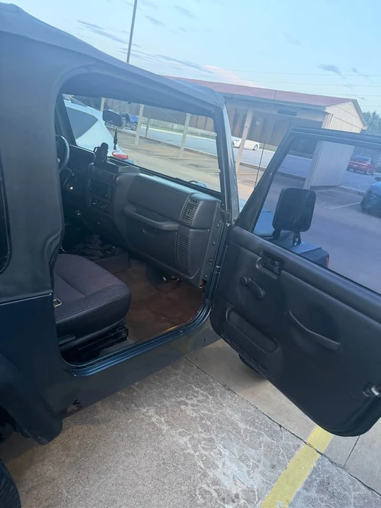 2001 Jeep TJ Wrangler - Image 8 of 11