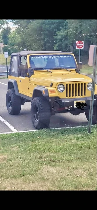 2001 Jeep TJ Wrangler - Image 2 of 2
