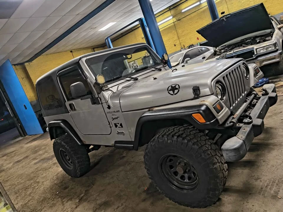2001 Jeep TJ Wrangler - Image 2 of 2