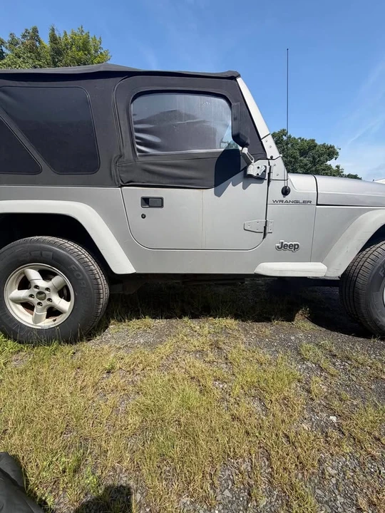 2001 Jeep TJ Wrangler - Image 3 of 12