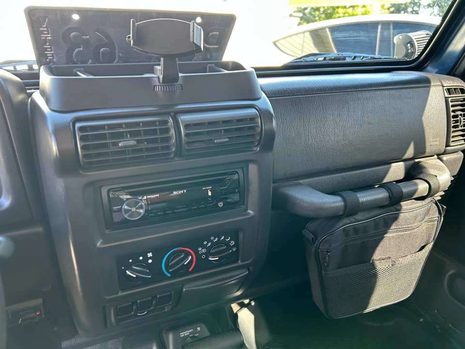 2001 Jeep Wrangler - Image 7 of 10