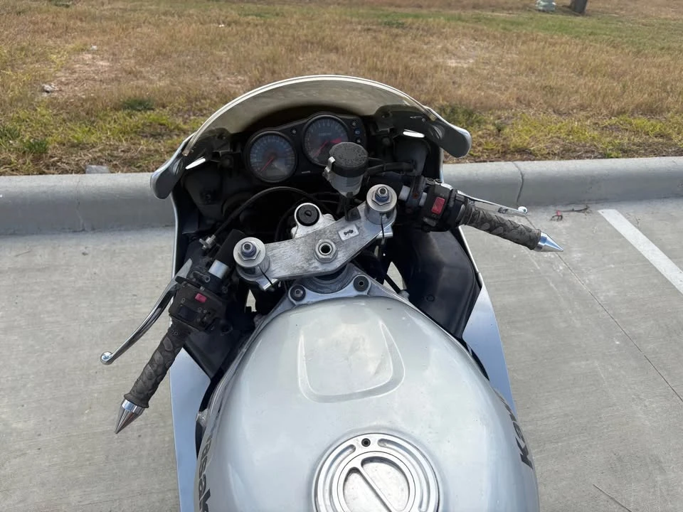 2001 Kawasaki ZRX1200 - Image 6 of 6