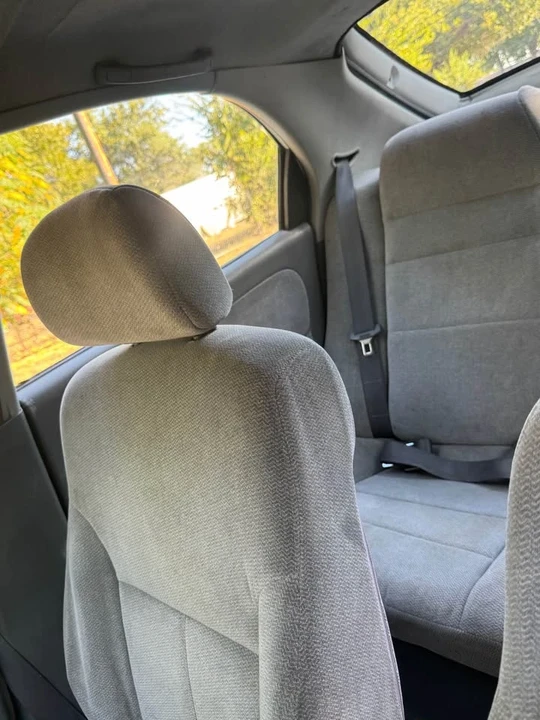 2001 Kia Spectra - Image 2 of 11