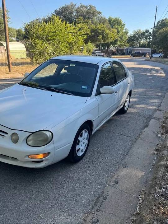 2001 Kia Spectra - Image 10 of 11