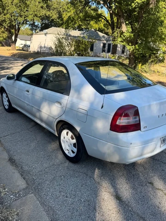 2001 Kia Spectra - Image 4 of 11