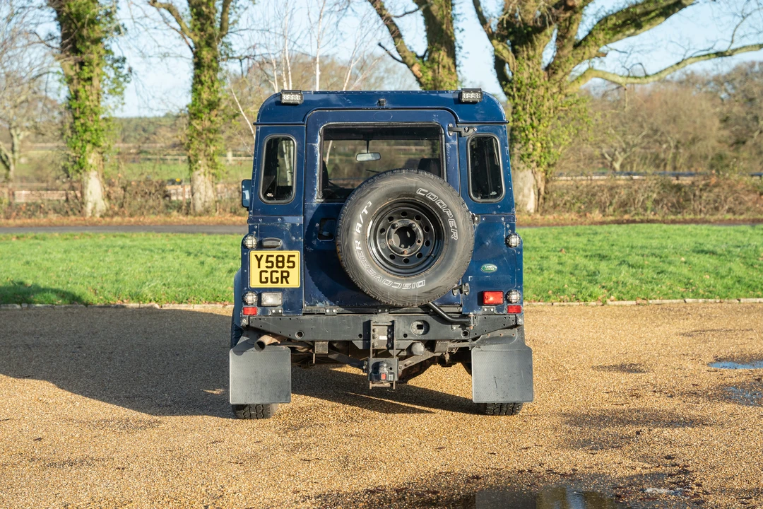 2001 Land Rover Defender 110 - Image 7 of 31