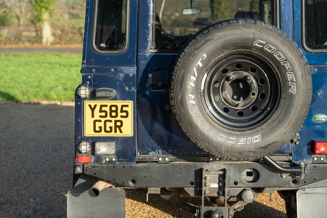 2001 Land Rover Defender 110 - Image 24 of 31