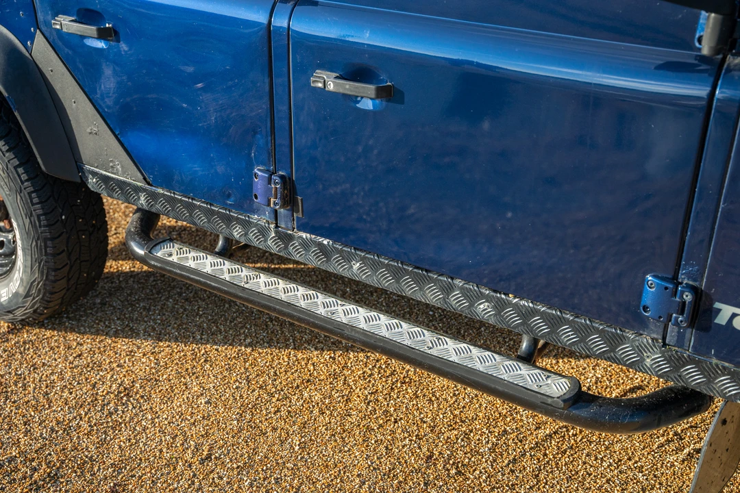 2001 Land Rover Defender 110 - Image 29 of 31