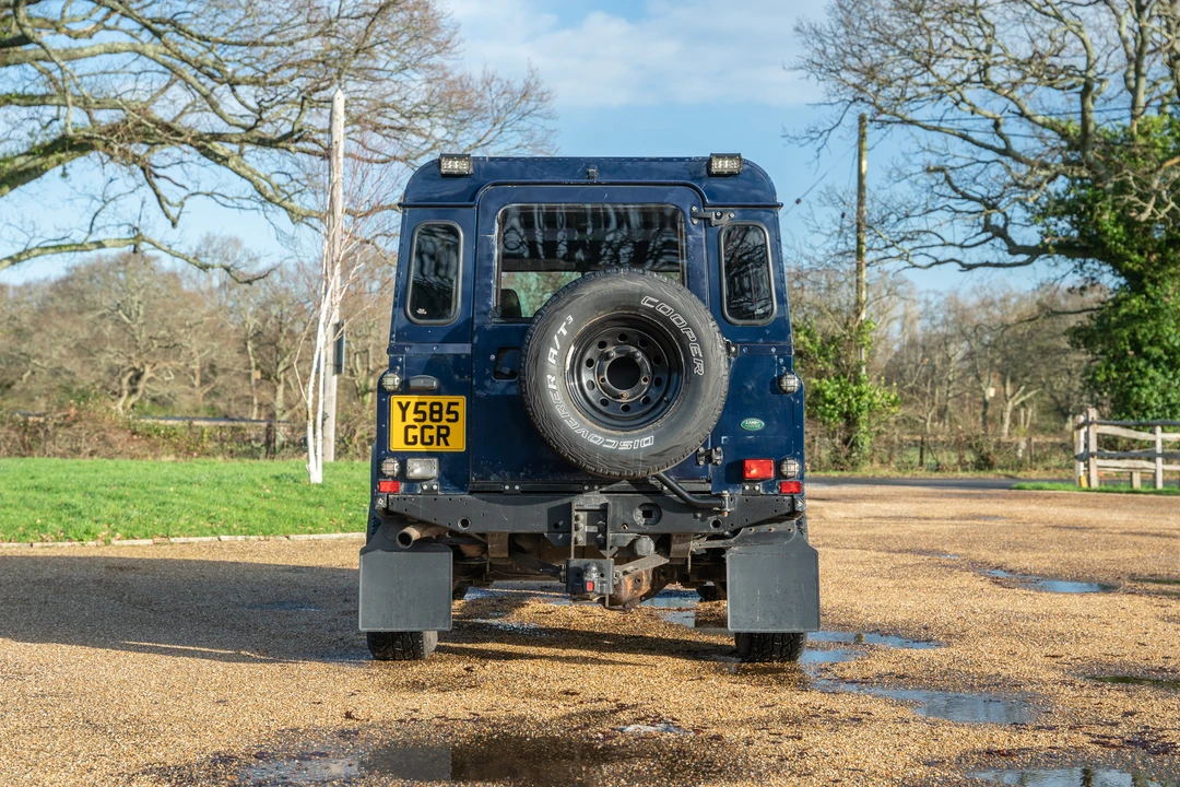 2001 Land Rover Defender 110 - Image 14 of 31
