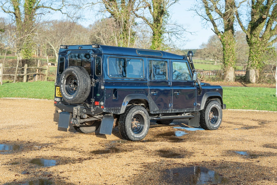 2001 Land Rover Defender 110 - Image 21 of 31