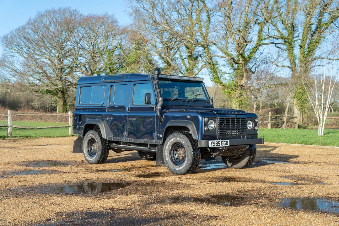 2001 Land Rover Defender 110 - Image 4 of 31