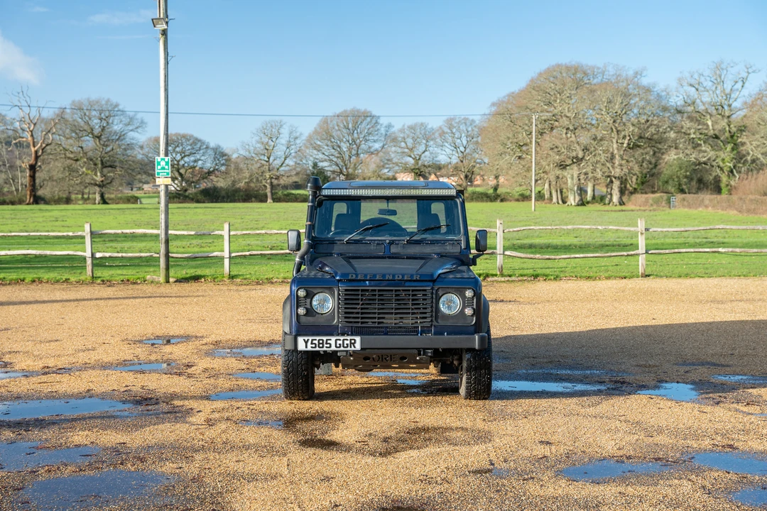 2001 Land Rover Defender 110 - Image 18 of 31