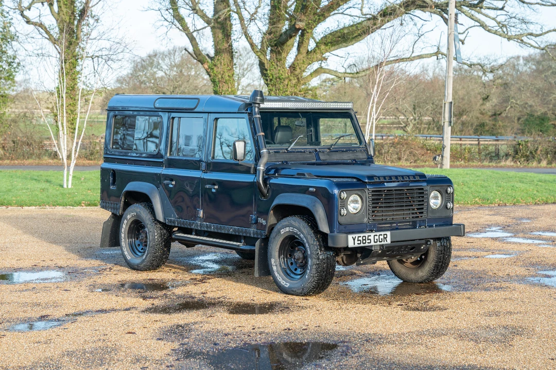 2001 Land Rover Defender 110 - Image 19 of 31
