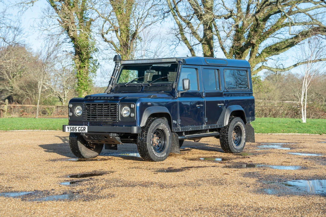 2001 Land Rover Defender 110 - Image 10 of 31