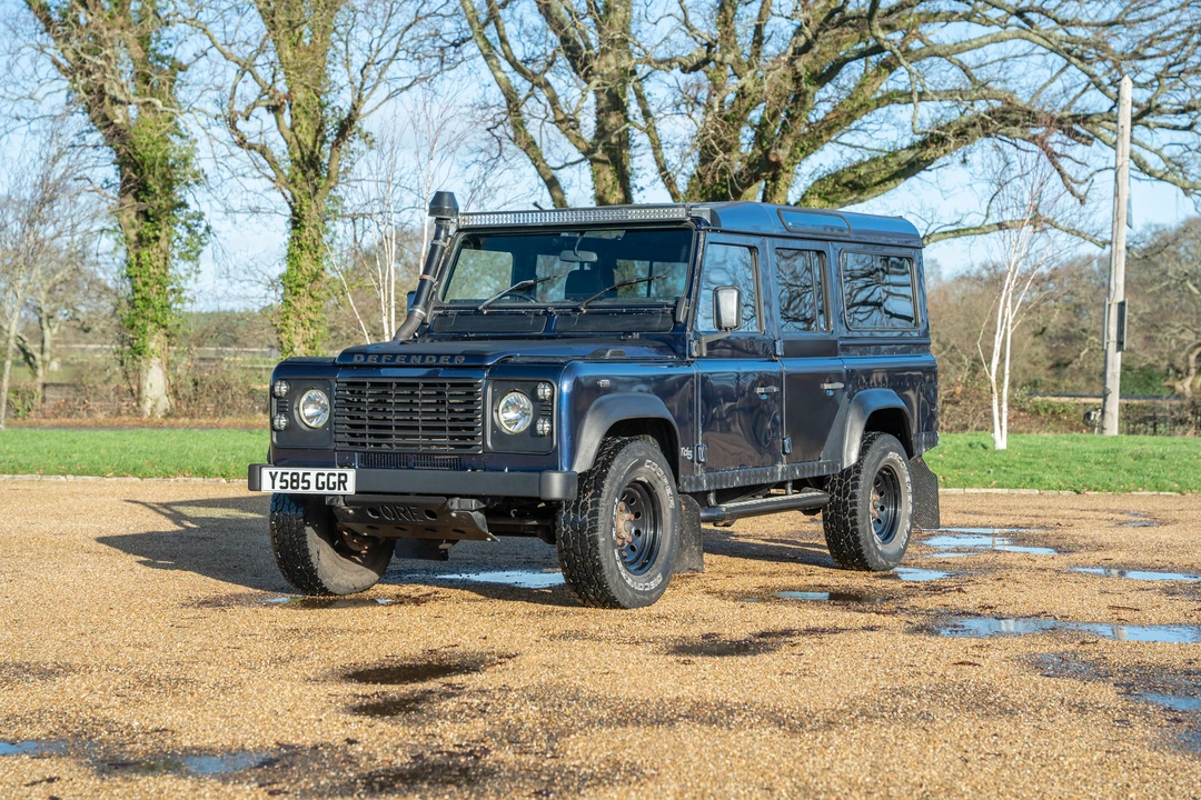2001 Land Rover Defender 110 - Image 17 of 31