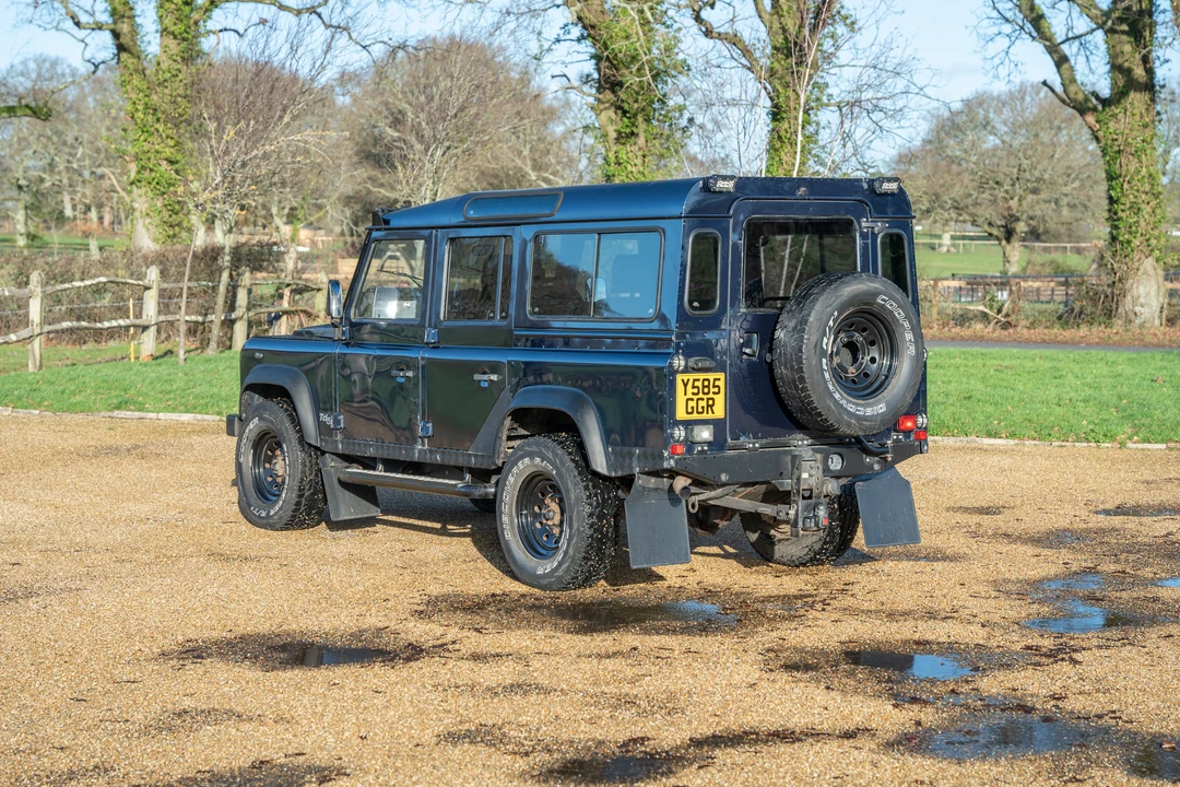 2001 Land Rover Defender 110 - Image 8 of 31