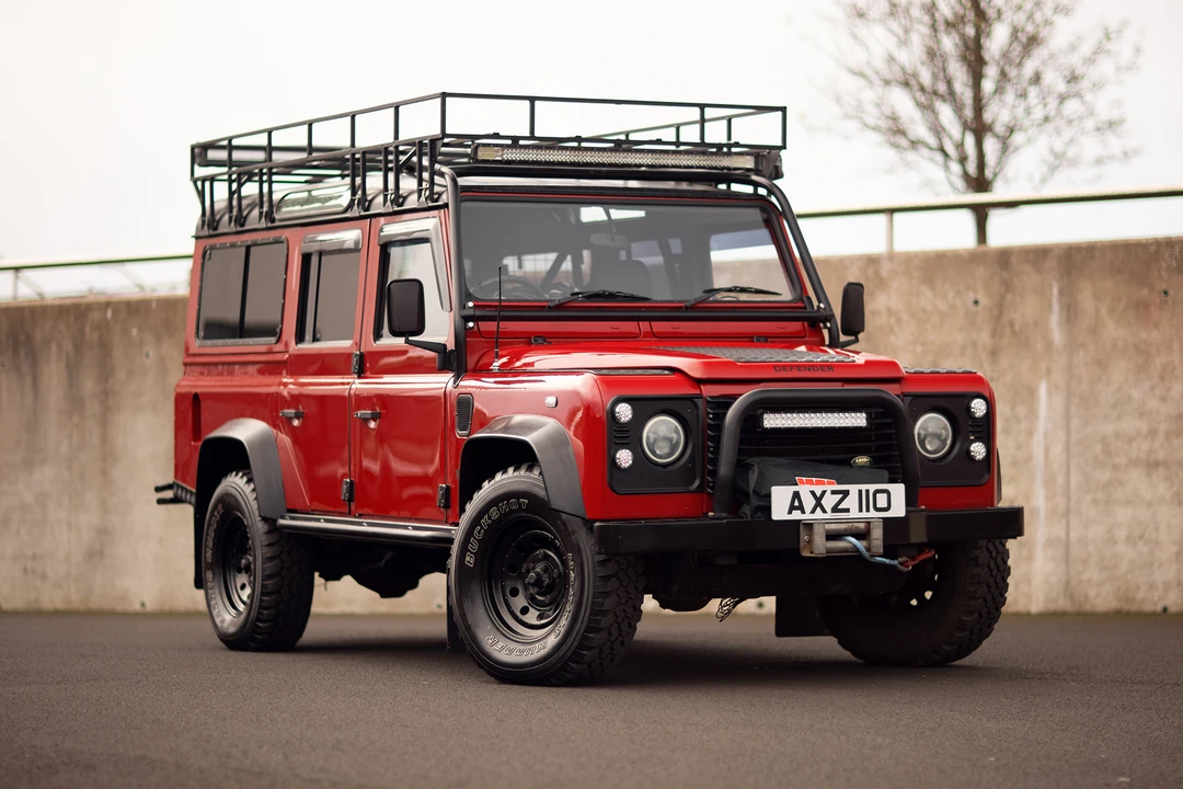 2001 Land Rover Defender 110 - Image 2 of 31