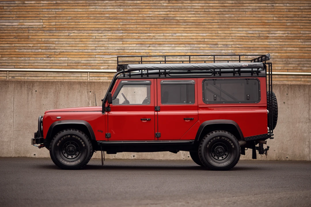 2001 Land Rover Defender 110 - Image 9 of 31
