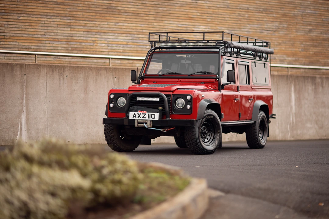 2001 Land Rover Defender 110 - Image 14 of 31