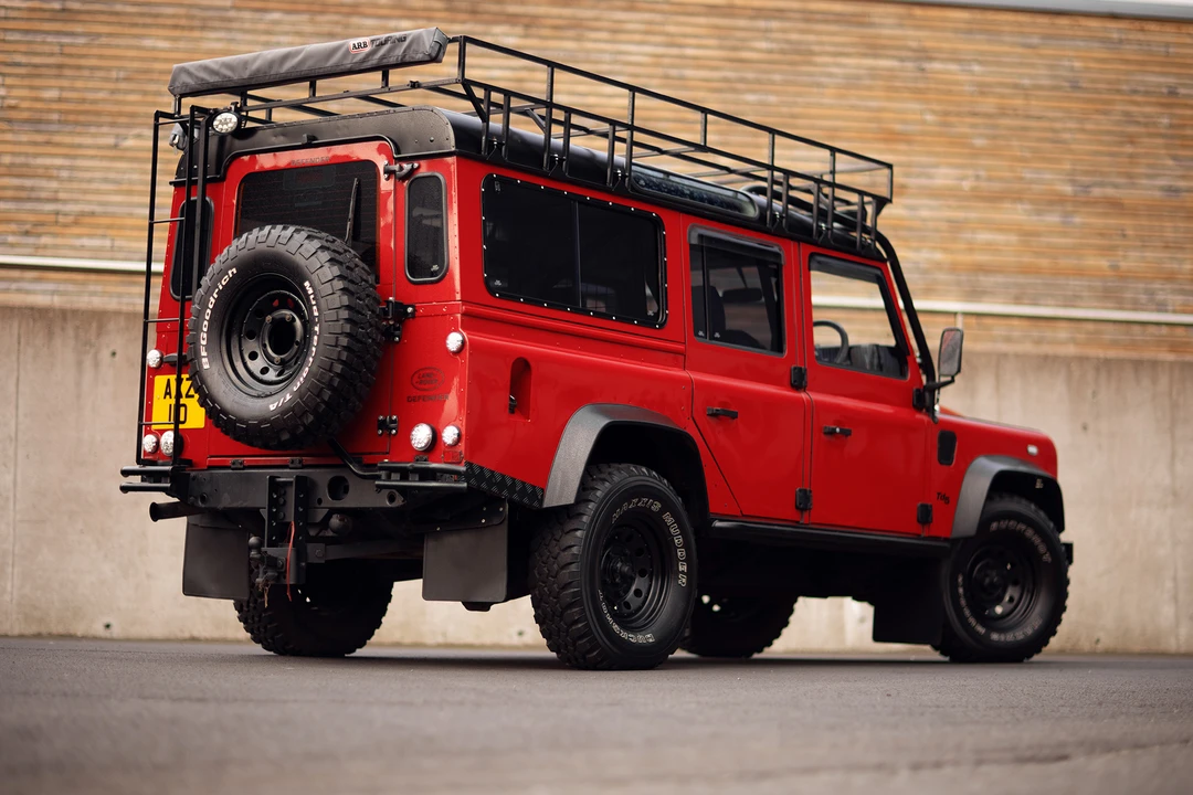 2001 Land Rover Defender 110 - Image 17 of 31