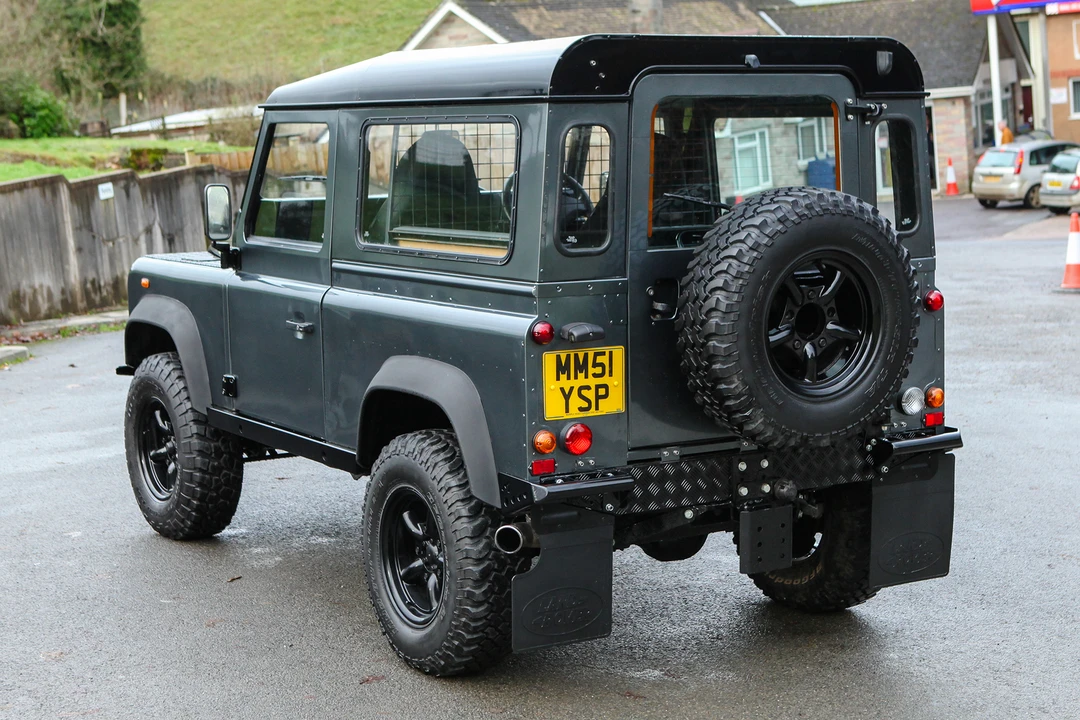 2001 Land Rover Defender 90 - Image 6 of 31
