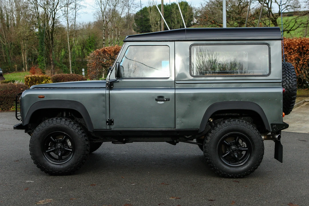 2001 Land Rover Defender 90 - Image 5 of 31