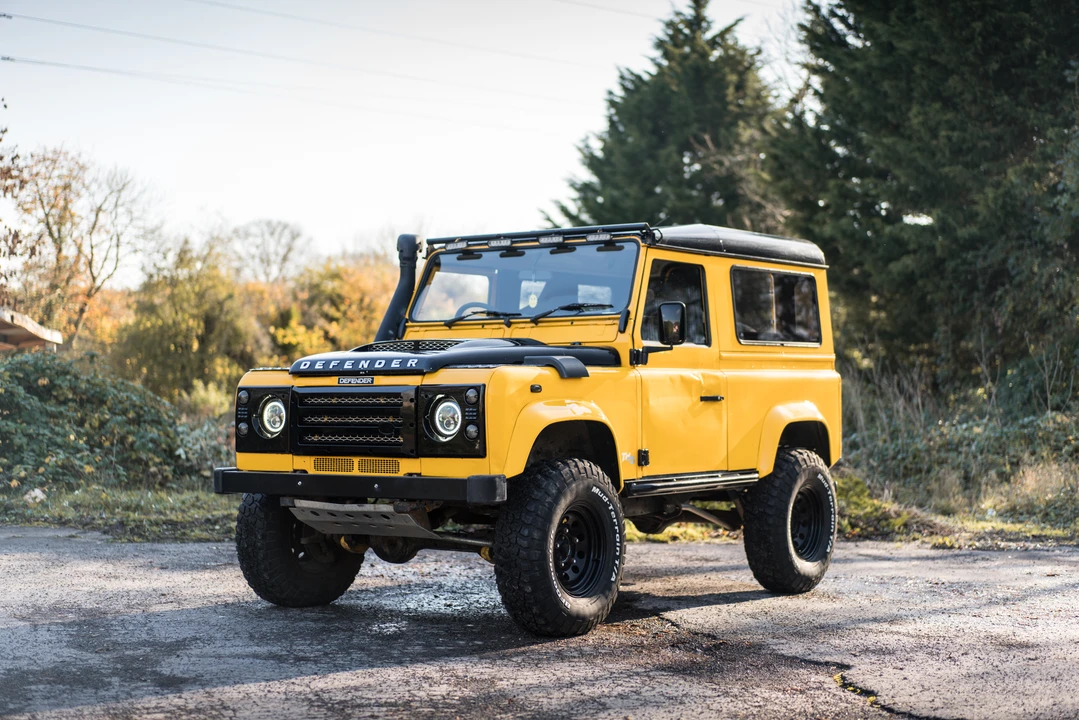 2001 Land Rover Defender 90 - Image 3 of 31