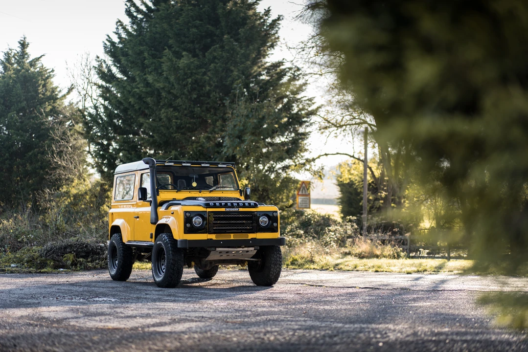2001 Land Rover Defender 90 - Image 10 of 31