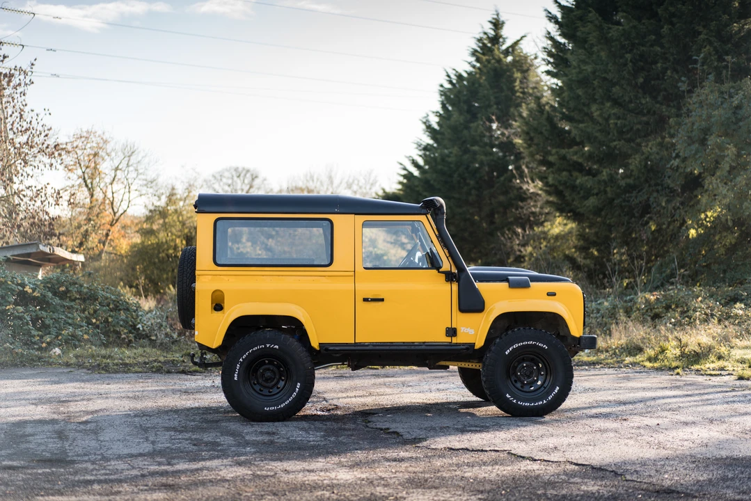 2001 Land Rover Defender 90 - Image 15 of 31