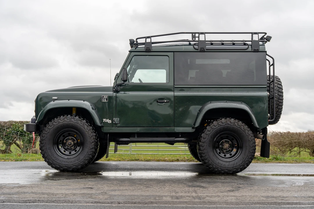 2001 Land Rover Defender 90 - Image 5 of 31