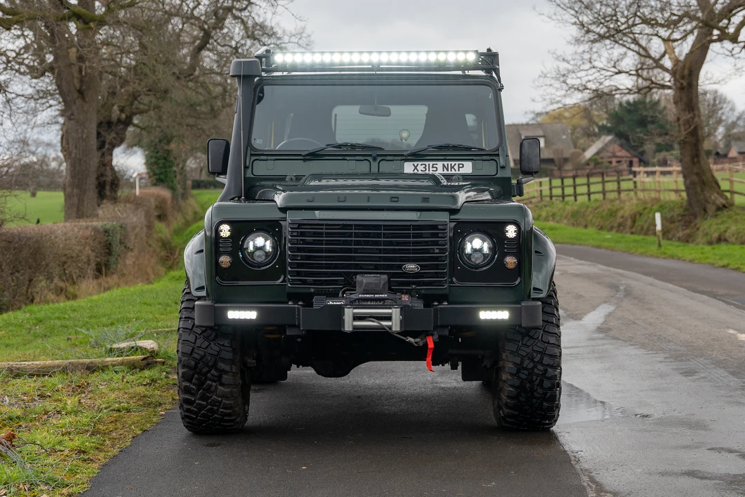 2001 Land Rover Defender 90 - Image 3 of 31