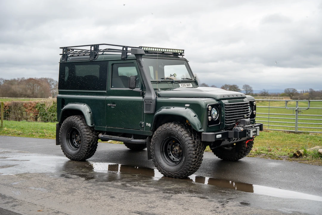 2001 Land Rover Defender 90 - Image 9 of 31