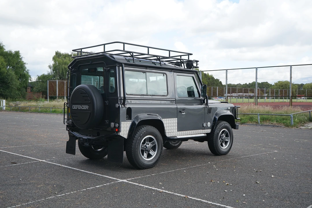 2001 Land Rover Defender 90 - Image 6 of 31