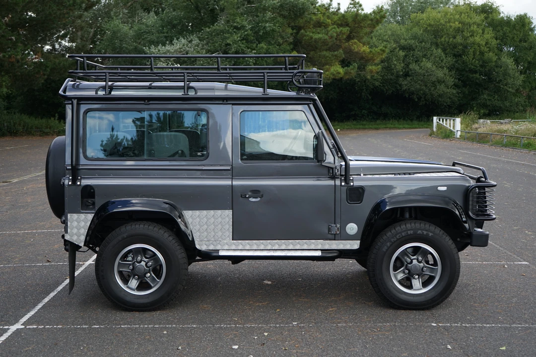 2001 Land Rover Defender 90 - Image 13 of 31