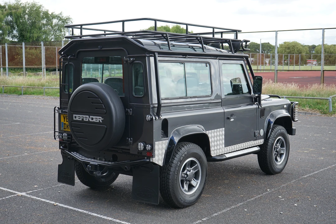2001 Land Rover Defender 90 - Image 14 of 31