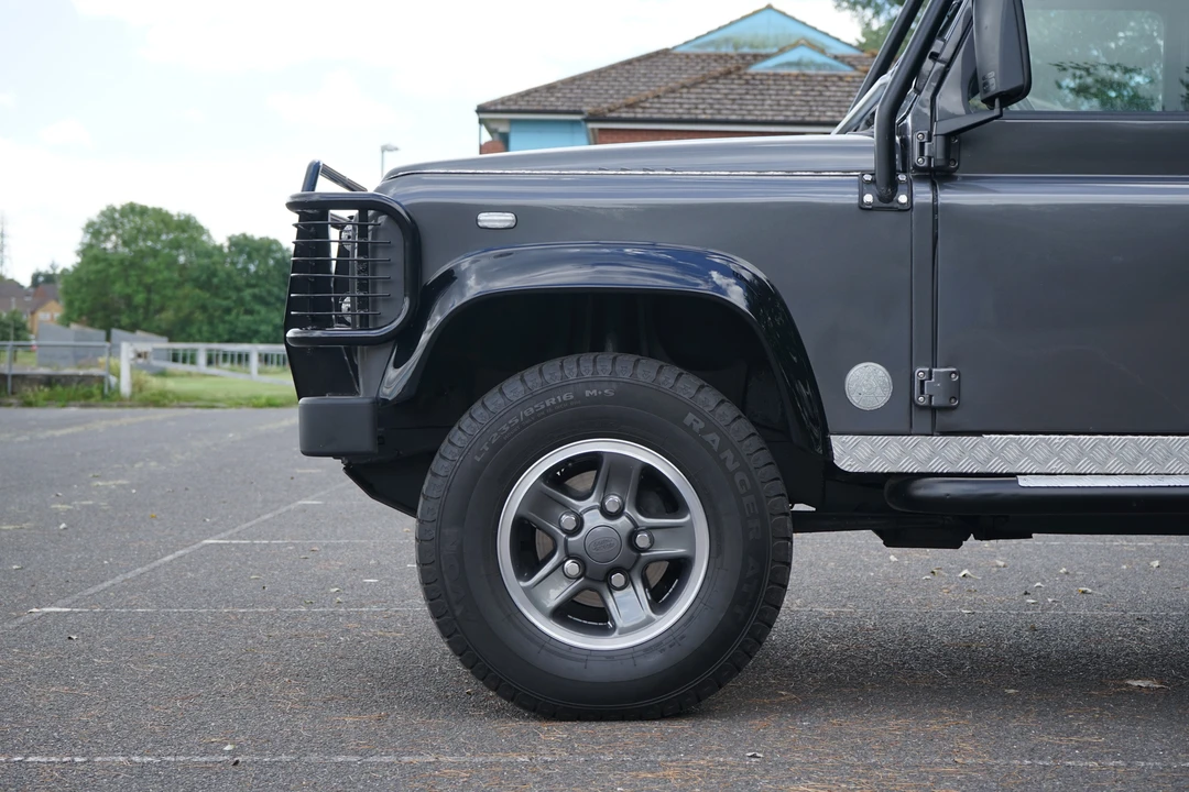 2001 Land Rover Defender 90 - Image 18 of 31