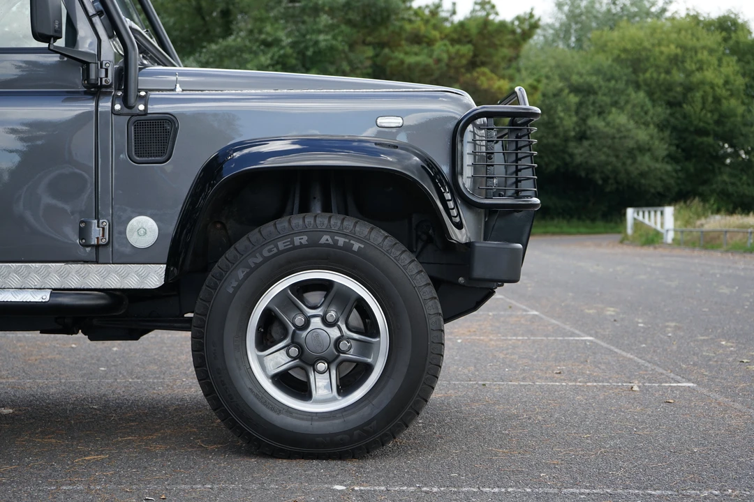 2001 Land Rover Defender 90 - Image 19 of 31