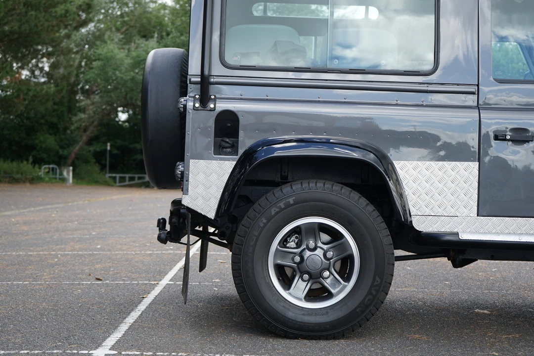 2001 Land Rover Defender 90 - Image 20 of 31